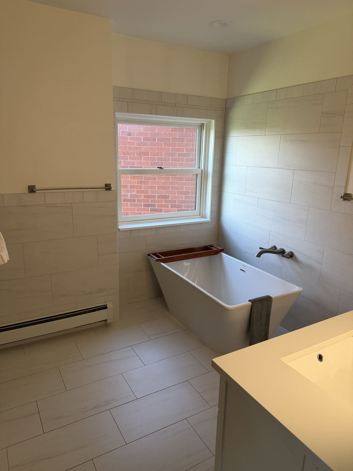 Airbnb turnover — full bathroom